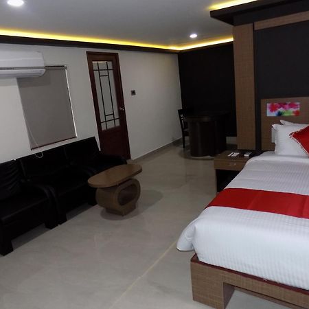 Hotel A J Park Alappuzha Kültér fotó