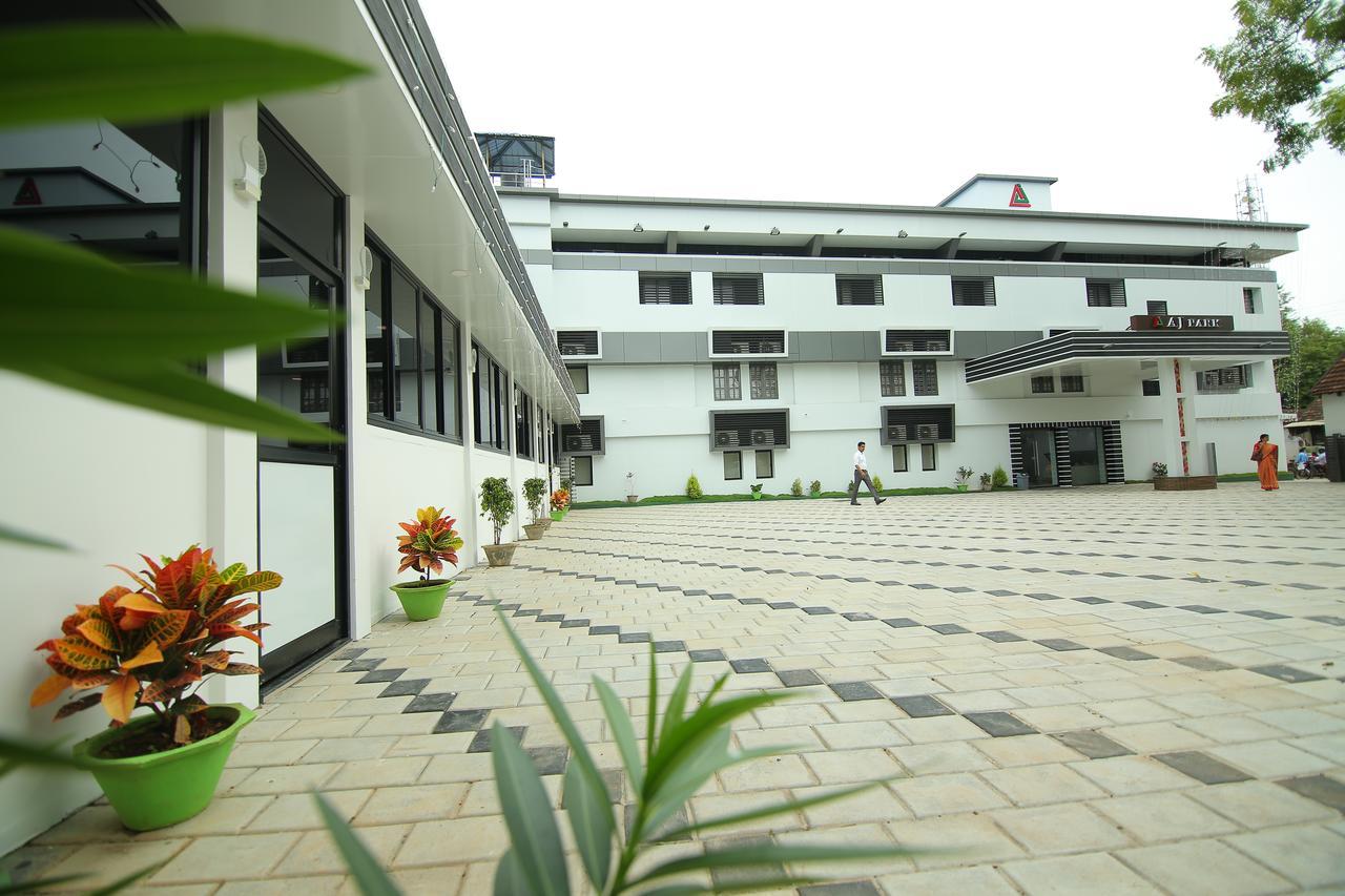 Hotel A J Park Alappuzha Kültér fotó