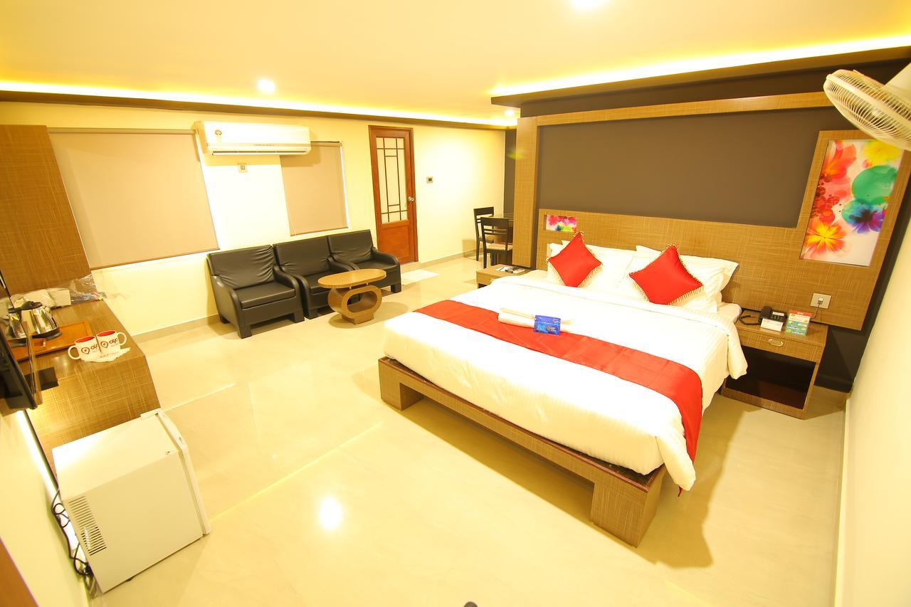 Hotel A J Park Alappuzha Kültér fotó