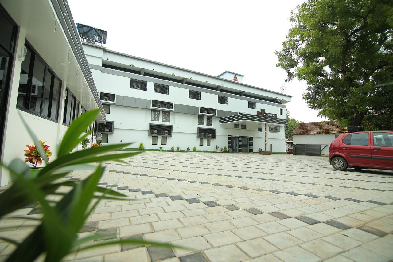 Hotel A J Park Alappuzha Kültér fotó
