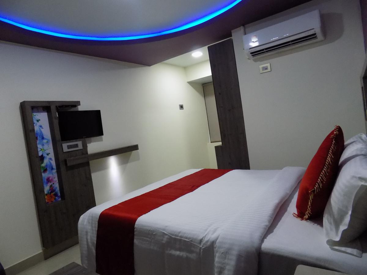 Hotel A J Park Alappuzha Kültér fotó
