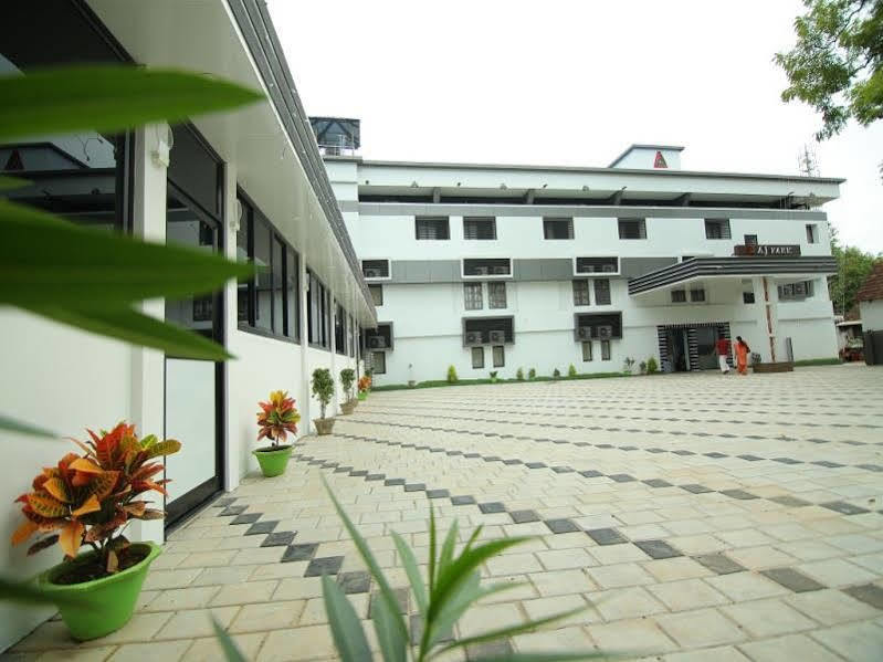 Hotel A J Park Alappuzha Kültér fotó