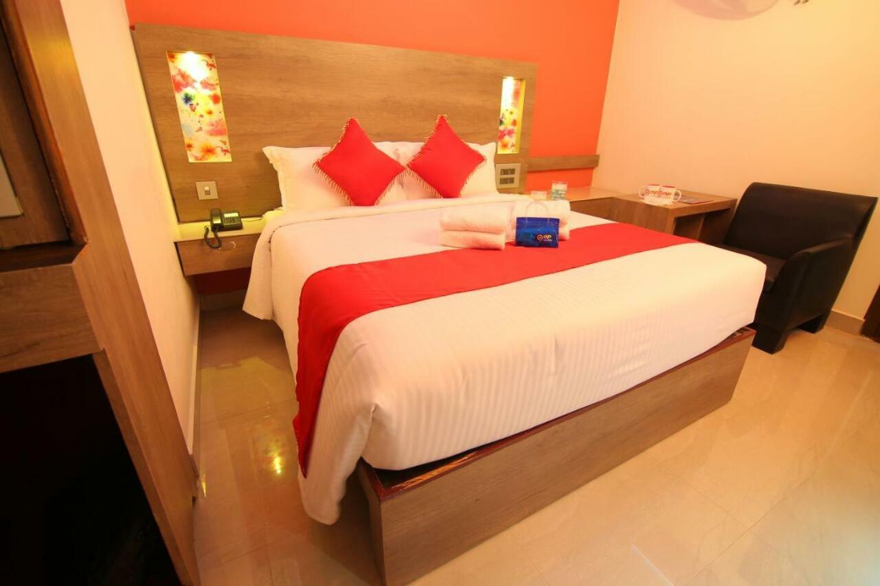 Hotel A J Park Alappuzha Kültér fotó